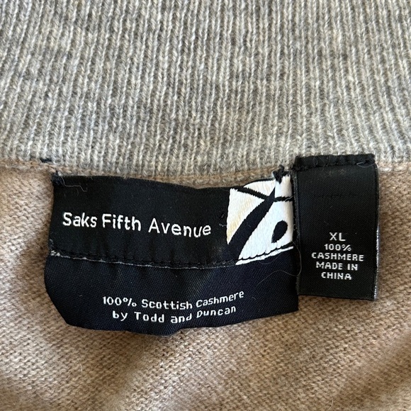 Saks Fifth Avenue 100% Cashmere Sweater – XL – Mint Condition - Picture 4 of 9
